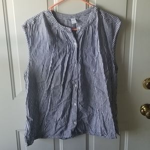Sleeveless button up blouse